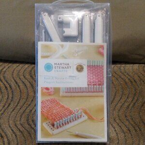 Martha Stewart Crafts Knit & Weave Loom kit